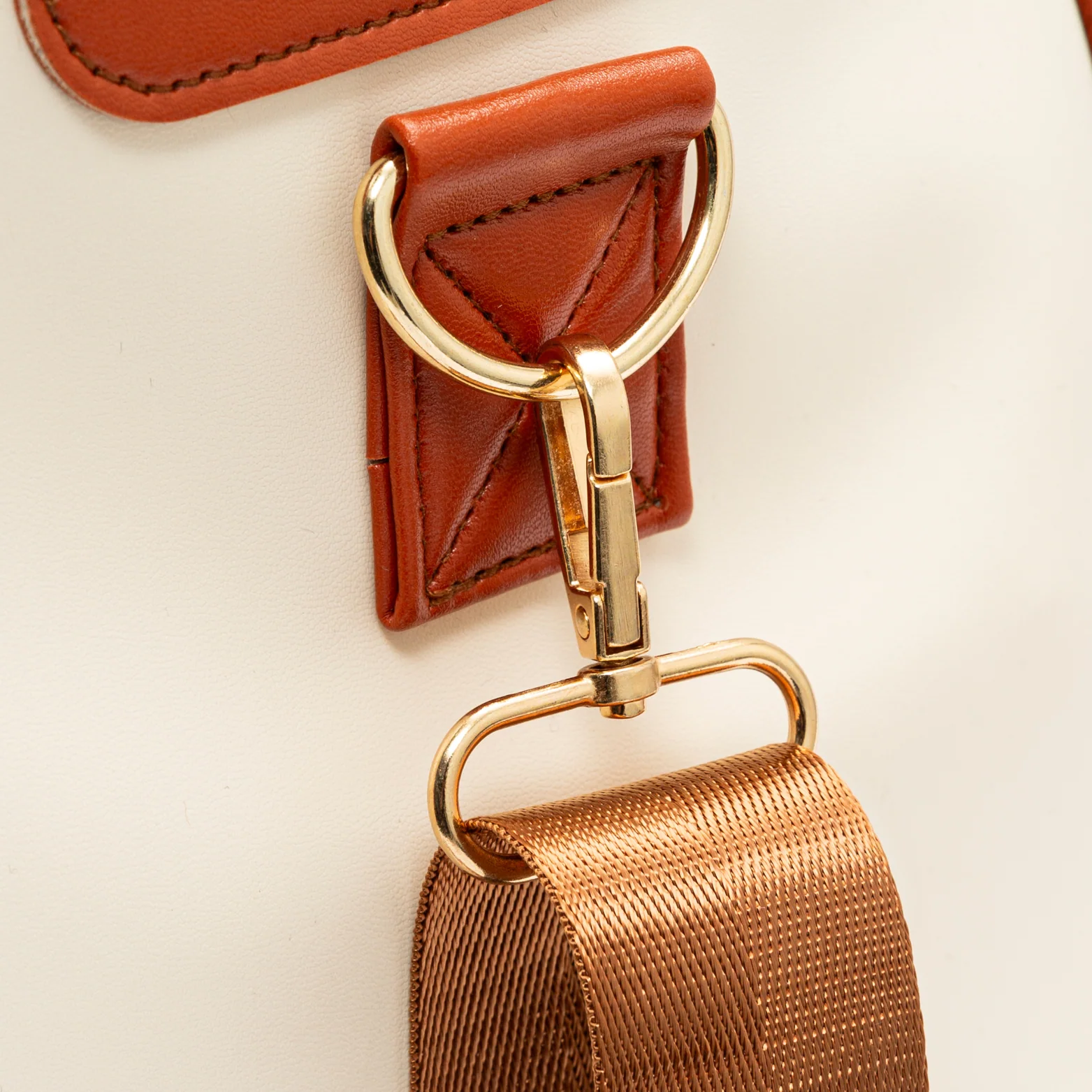 Luhxe Travel Bag (20% Flash Sale) - Image 15